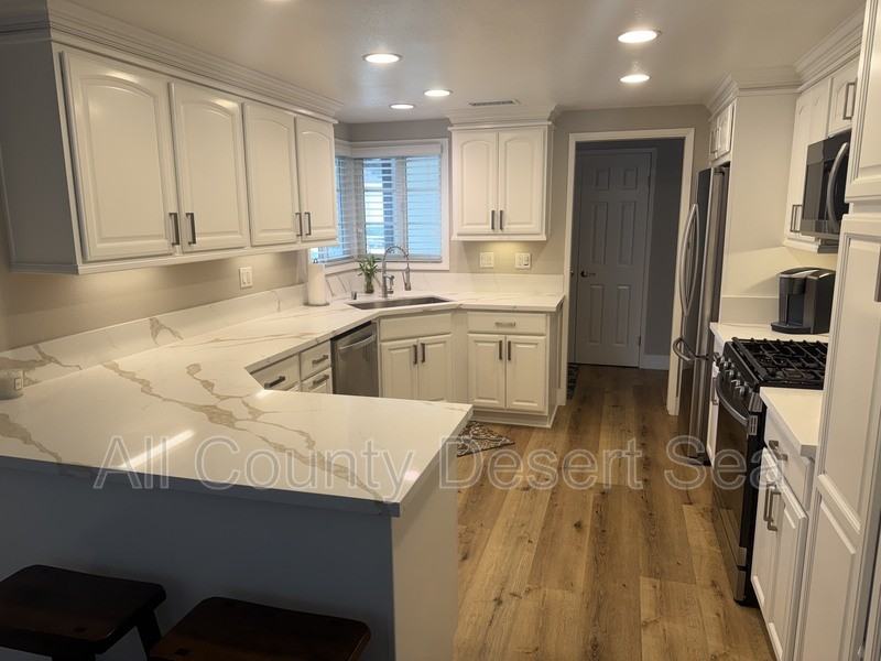 17080 Buttonwood St - Photo 4 of 26