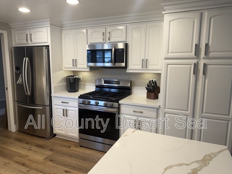 17080 Buttonwood St - Photo 5 of 26