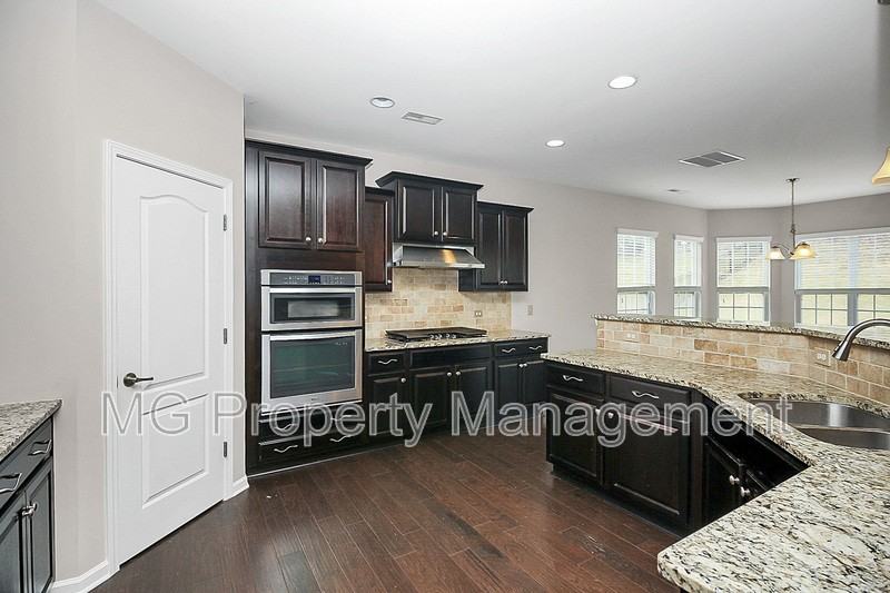 15111 Brannock Hills Dr - Photo 4 of 29