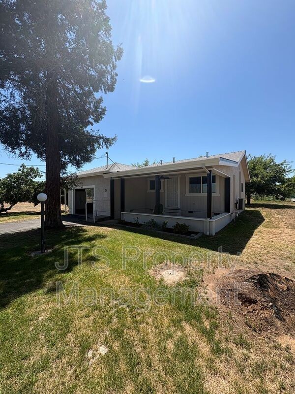 2440 Central Ave #B - Photo 4 of 20