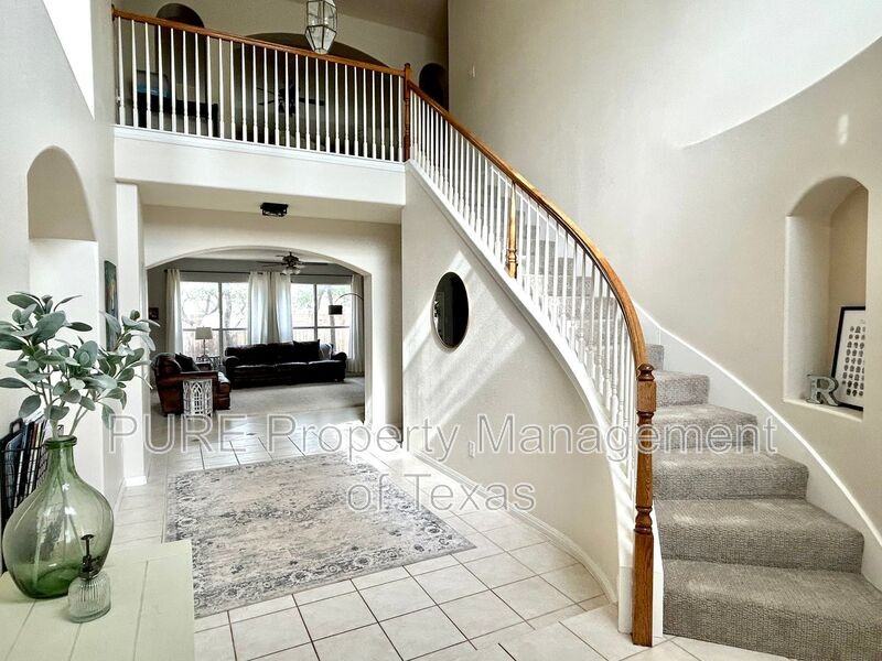2302 Barnett Dr - Photo 3 of 42