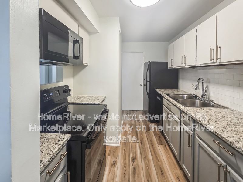 4906 Sardis Rd #G - Photo 3 of 20