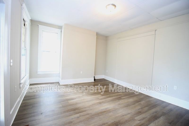 524 Fulton Ave Sw - Photo 2 of 8