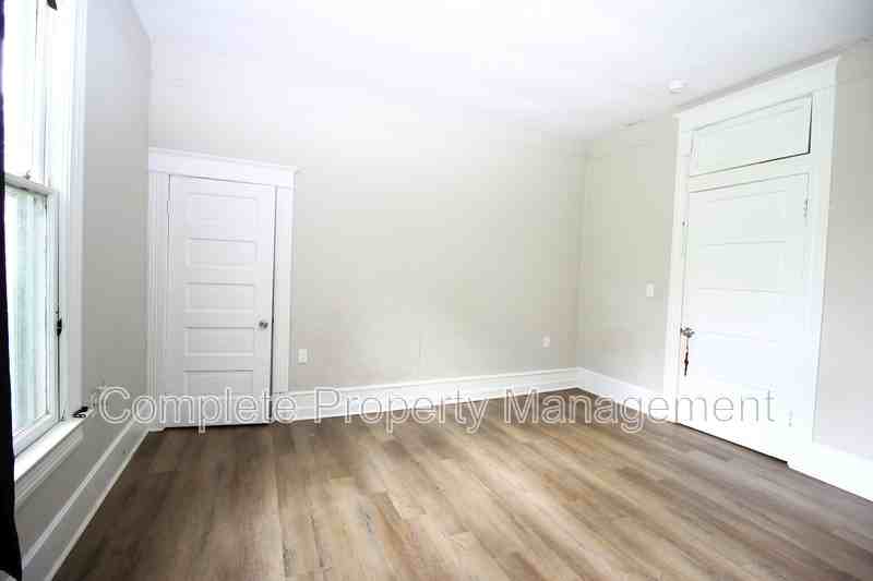 524 Fulton Ave Sw - Photo 6 of 8