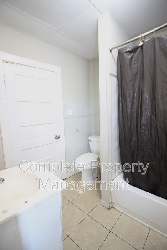 524 Fulton Ave Sw - Photo 7 of 8