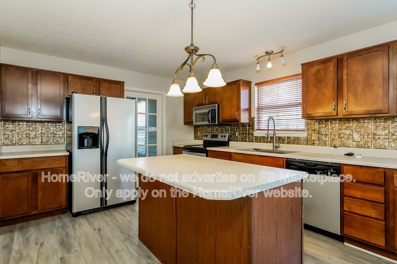 8446 Coppel Ln - Photo 7 of 17