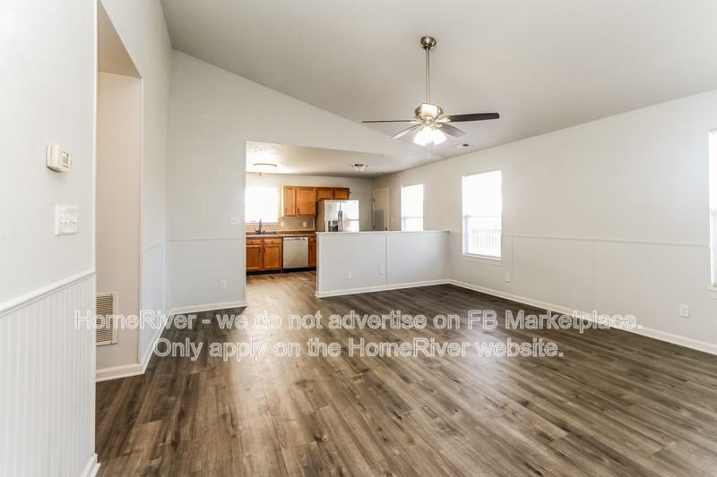 102 Winterberry Ln - Photo 3 of 17