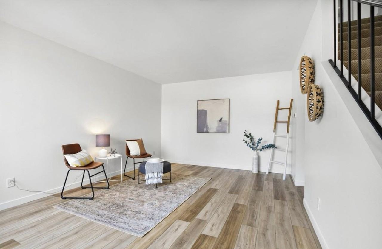 211 East Blf - Photo 2 of 11