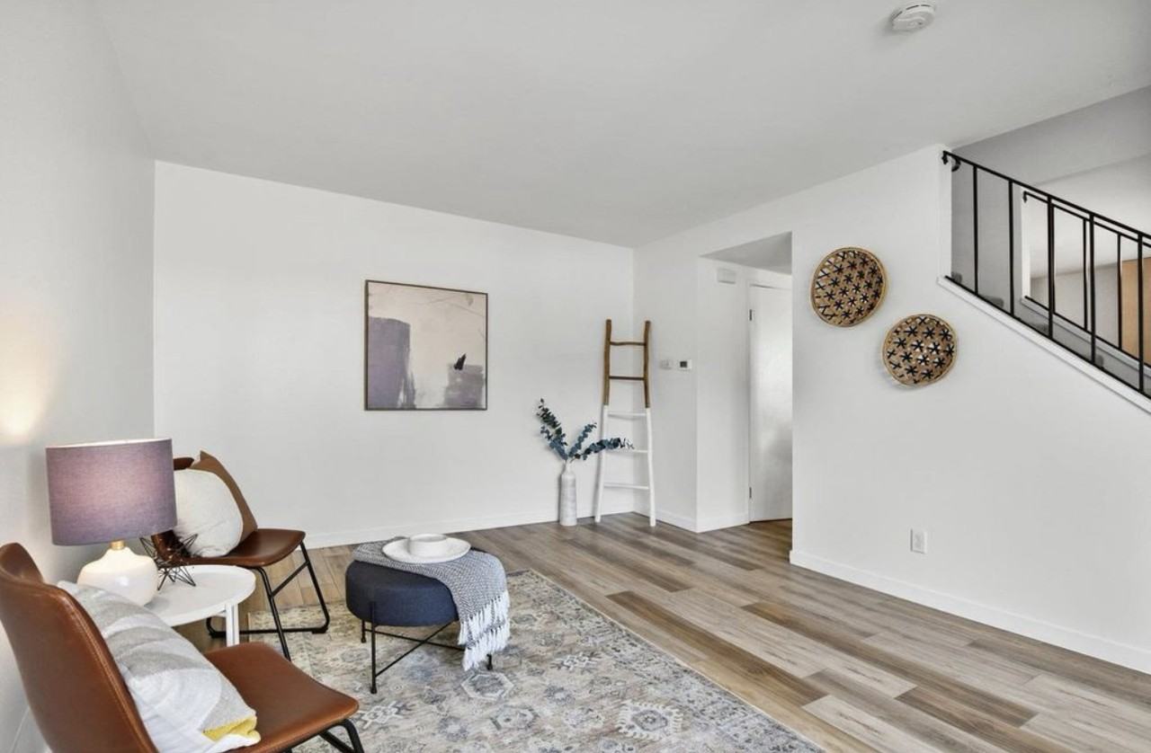 211 East Blf - Photo 3 of 11