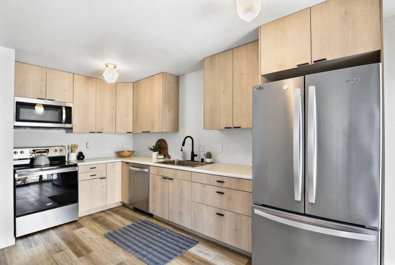 211 East Blf - Photo 5 of 11