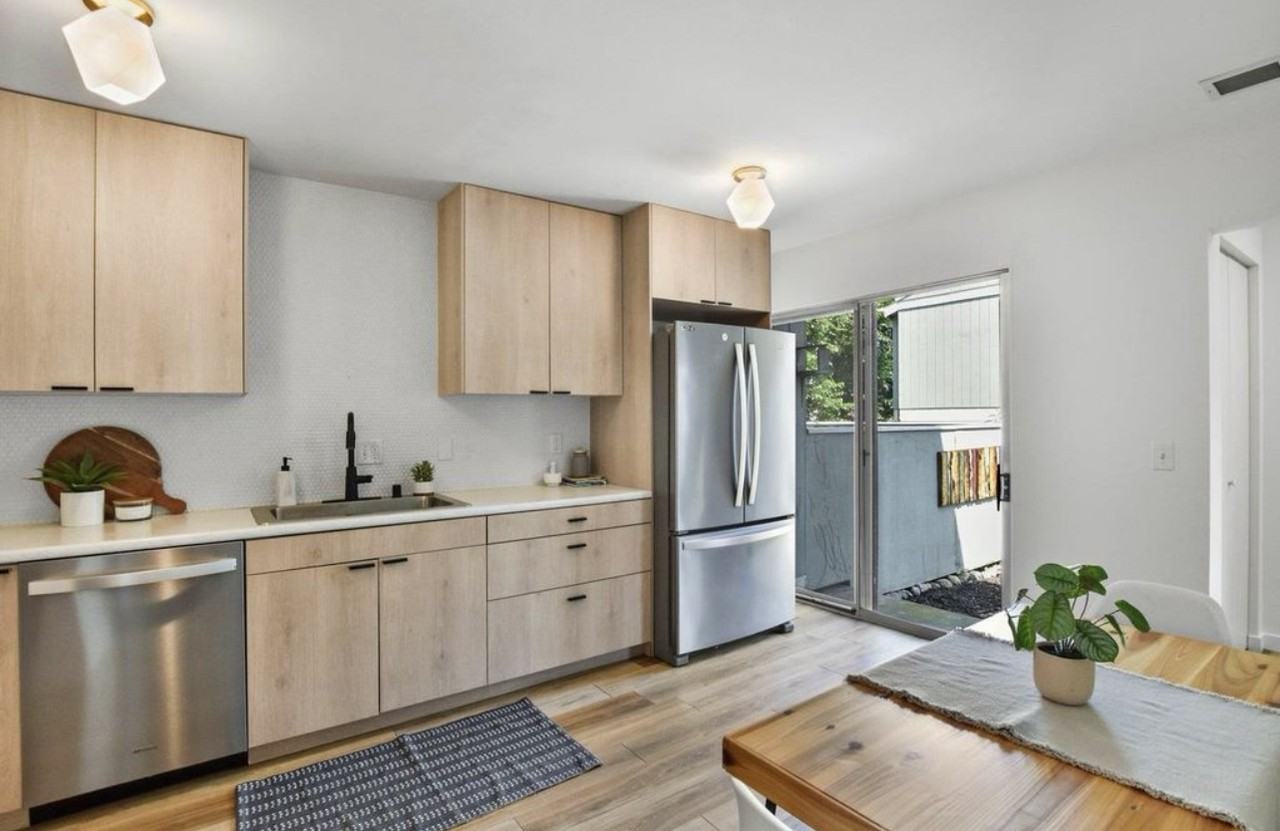 211 East Blf - Photo 6 of 11
