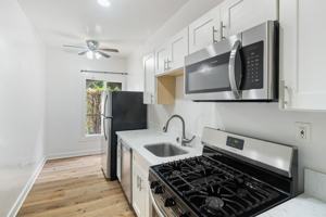 featured image of 1623 N Mariposa Ave