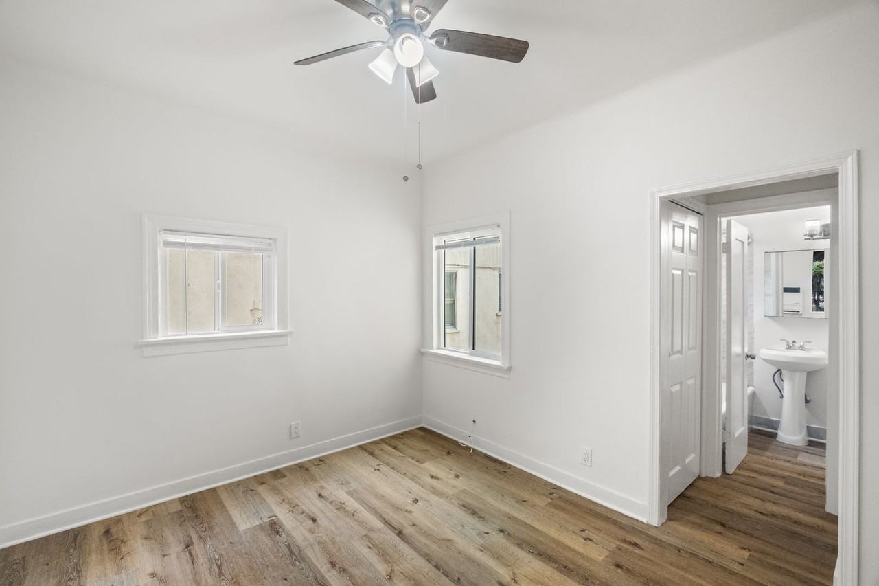 1623 N Mariposa - Photo 3 of 50