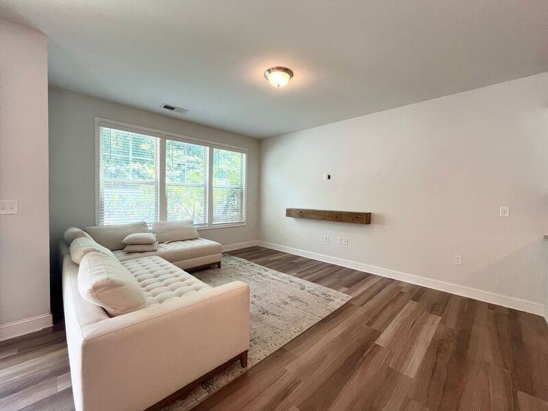 1005 Longitude Dr - Photo 6 of 26