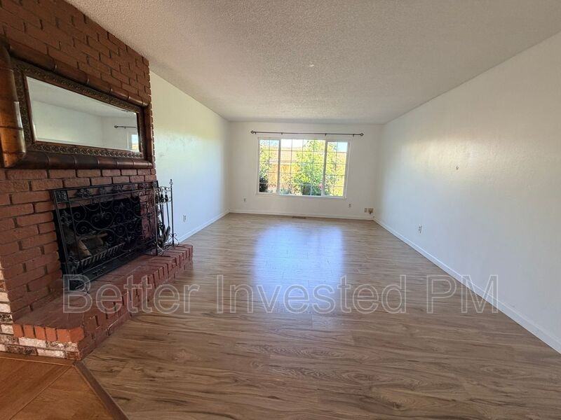 1713 Mariposa Dr - Photo 6 of 15