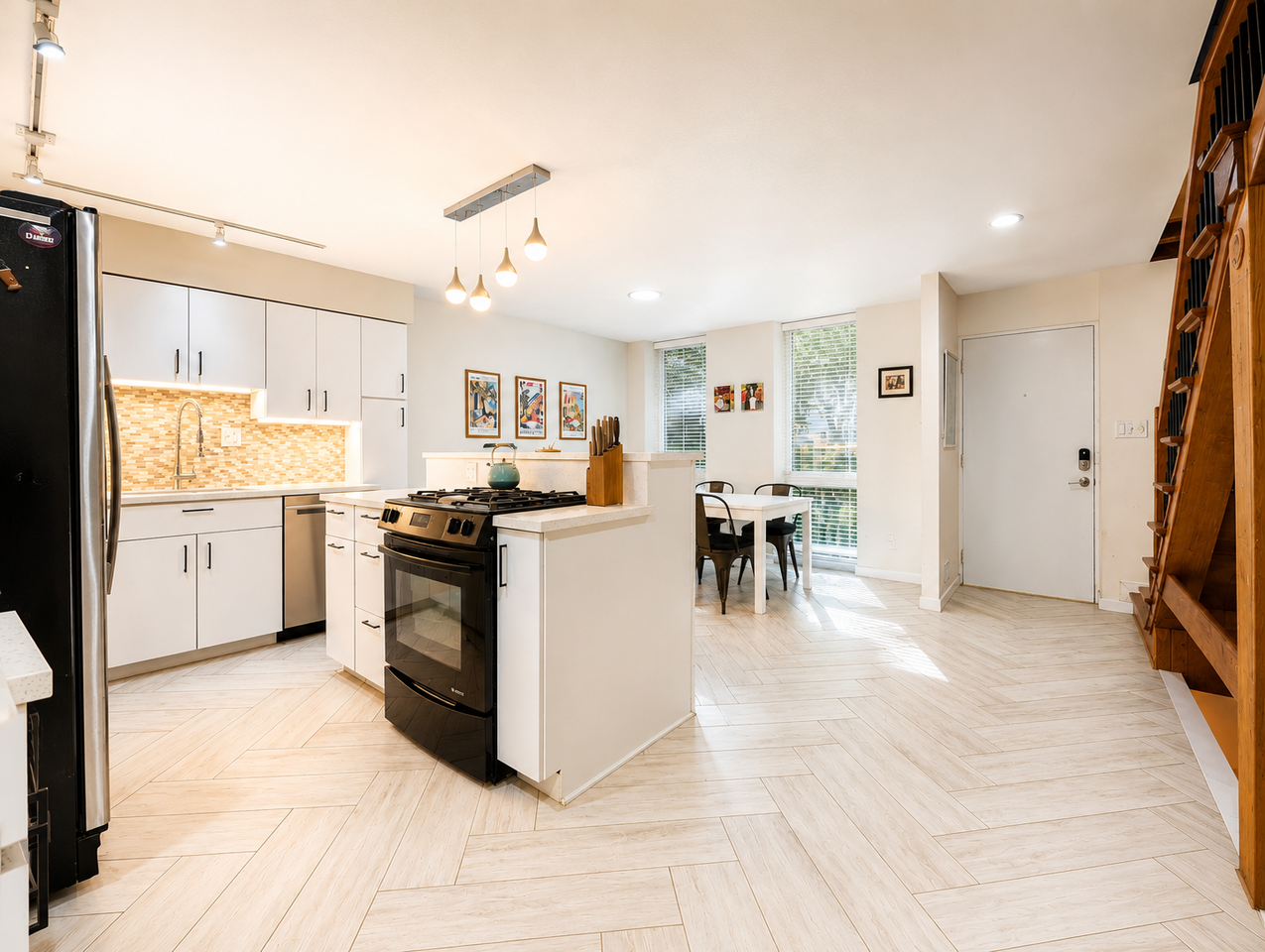 1419 Jordan St - Photo 6 of 28