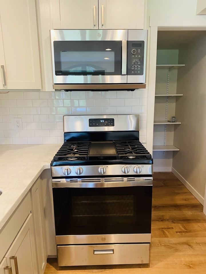 12904 Eagle Dr #B - Photo 5 of 24