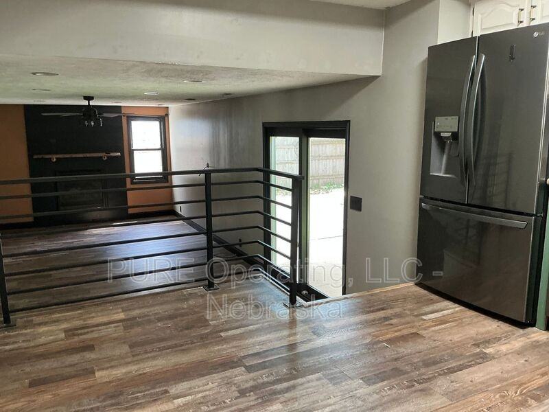 5018 S 163rd St - Photo 4 of 26