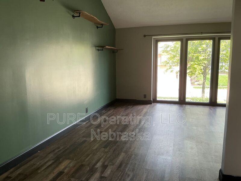 5018 S 163rd St - Photo 3 of 26