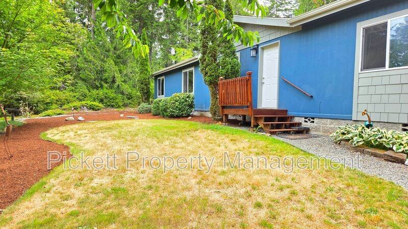331 Dewatto Rd W - Photo 3 of 41