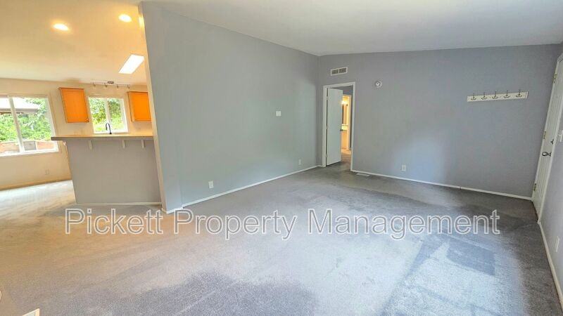 331 Dewatto Rd W - Photo 7 of 41