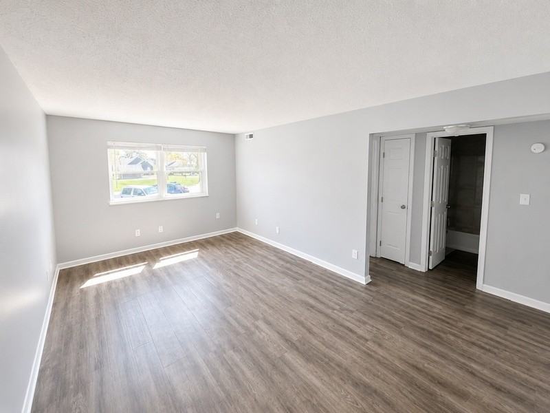 401 N Main St #5C - Photo 6 of 10