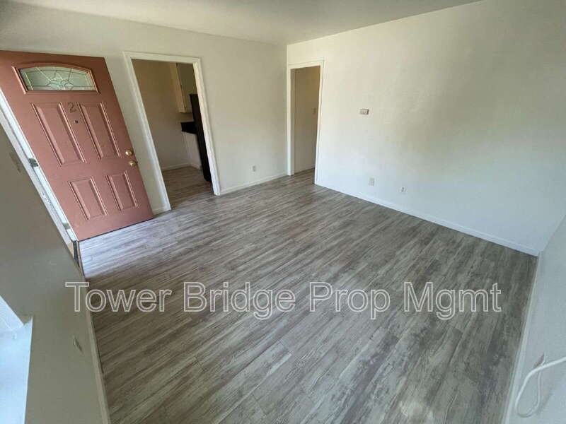2701 San Fernando Way #2 - Photo 4 of 32