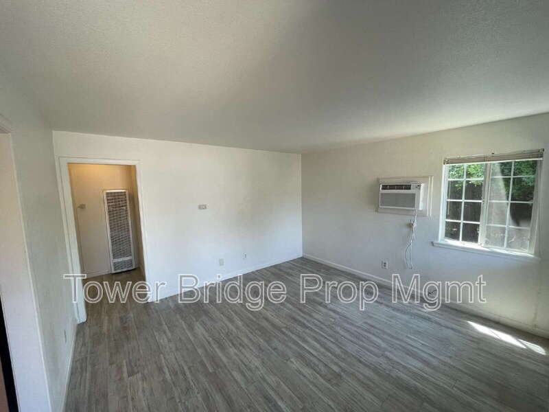 2701 San Fernando Way #2 - Photo 5 of 32