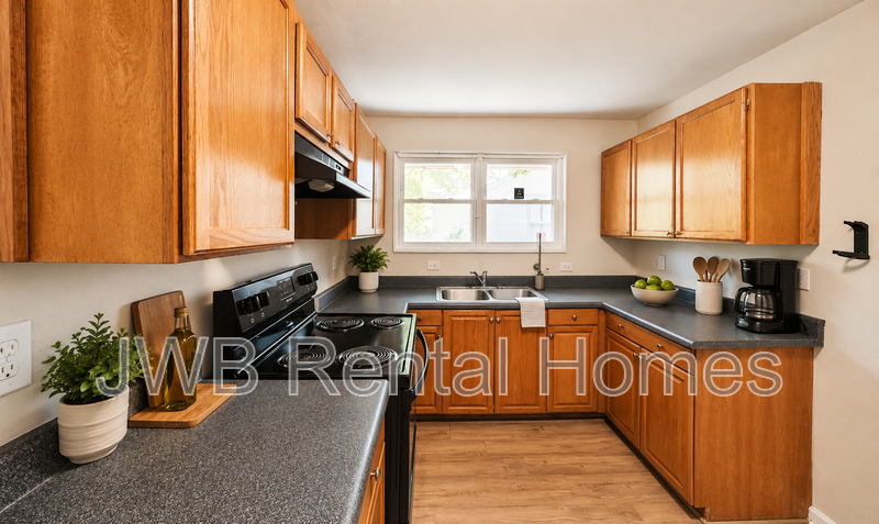 455 W 58th St - Photo 3 of 11