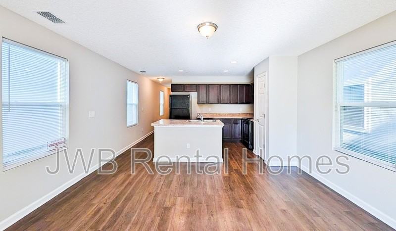 1291 Neva St - Photo 4 of 12