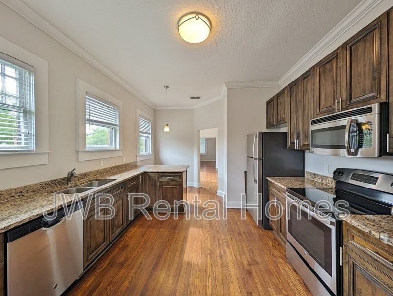 2243 Post St - Photo 2 of 10
