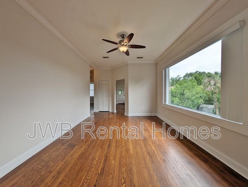 2243 Post St - Photo 4 of 10