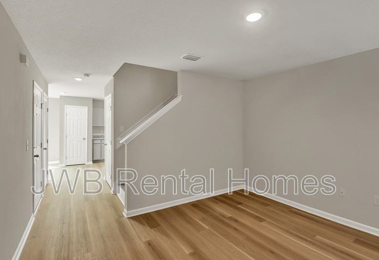 1760 Rutledge Ave - Photo 4 of 20