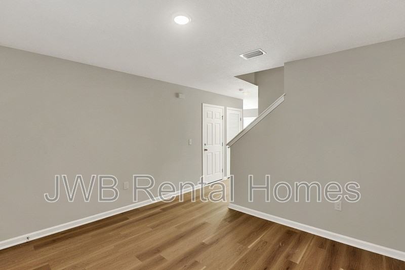 1760 Rutledge Ave - Photo 5 of 20