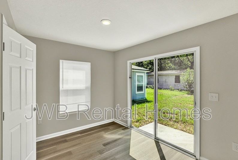 1760 Rutledge Ave - Photo 6 of 20