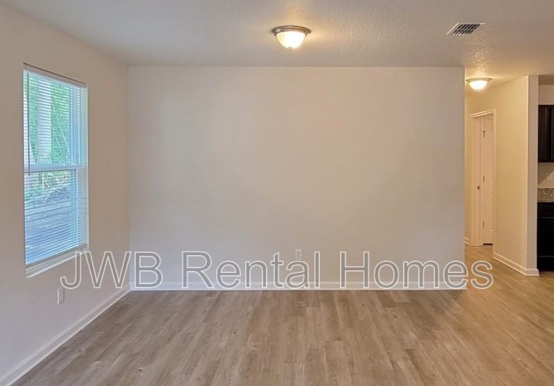 5652 Verbena Rd - Photo 4 of 11