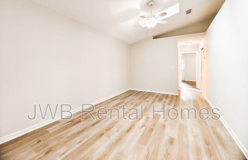 5119 Somerton Ct - Photo 6 of 11