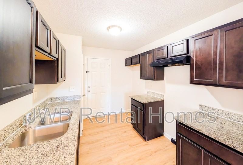 2216 White Ave - Photo 2 of 16