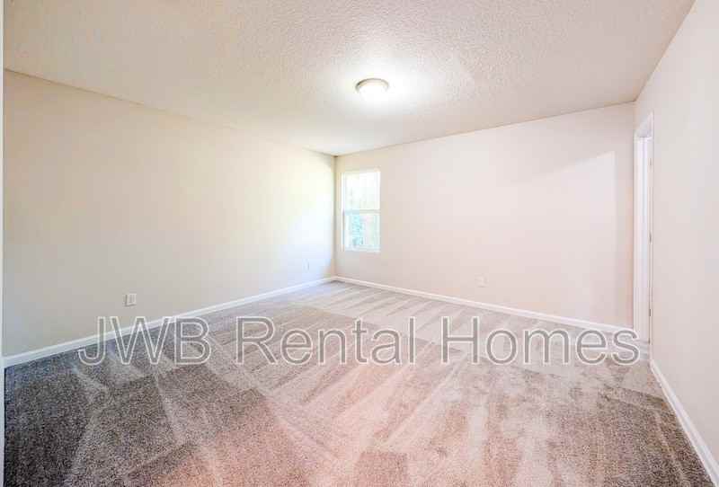 2216 White Ave - Photo 6 of 16