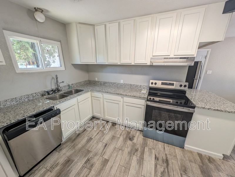 2913 Jefferson St Ne - Photo 5 of 18