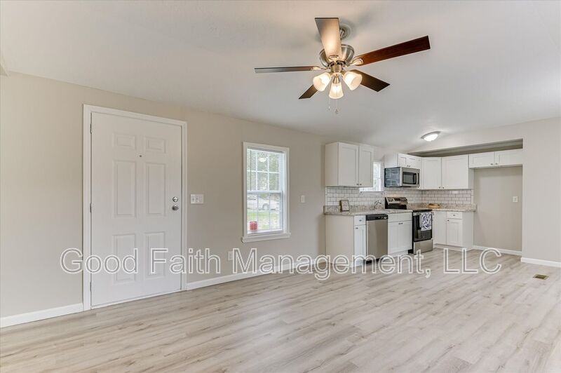 2056 Louisa Rd - Photo 5 of 37