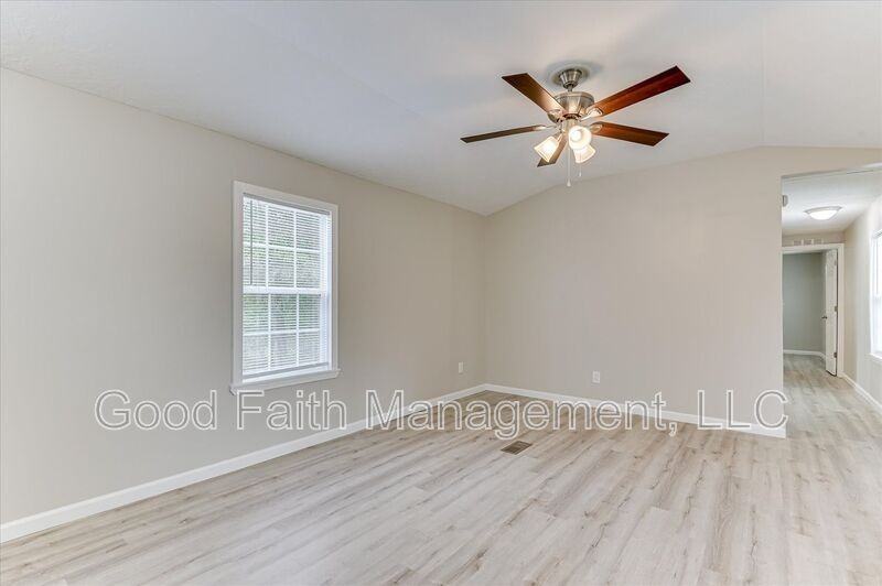 2056 Louisa Rd - Photo 6 of 37