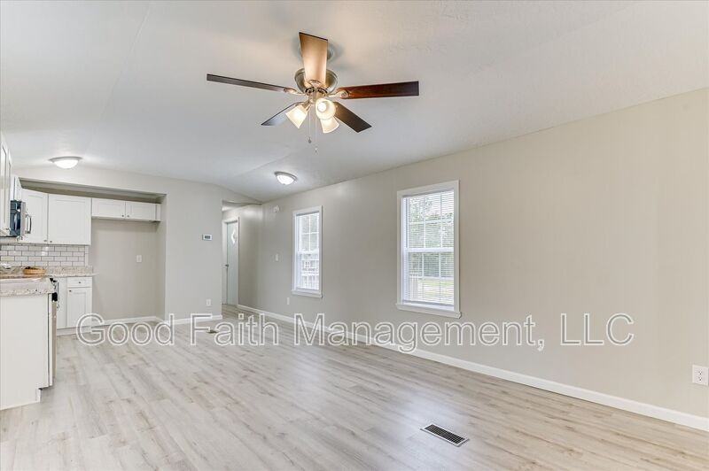 2056 Louisa Rd - Photo 7 of 37