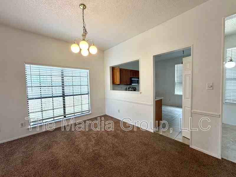 7904 Steppington Dr - Photo 3 of 11