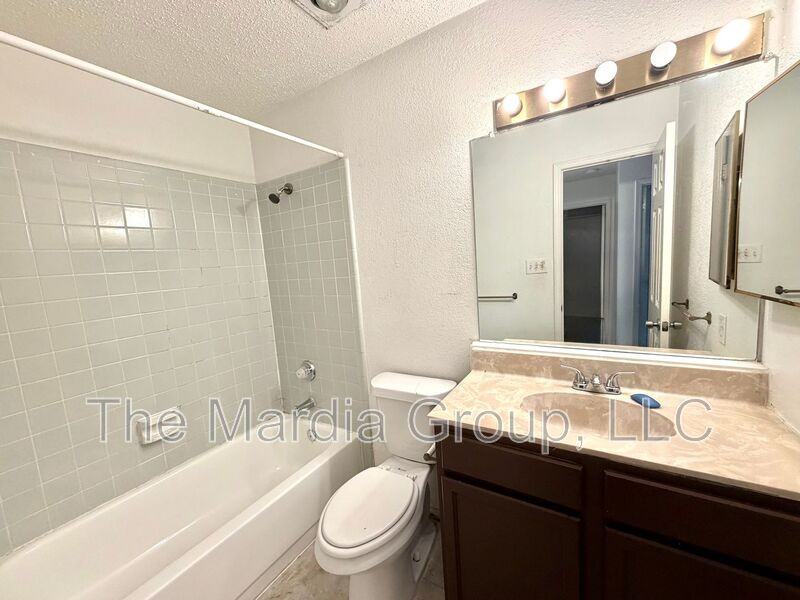 7904 Steppington Dr - Photo 7 of 11