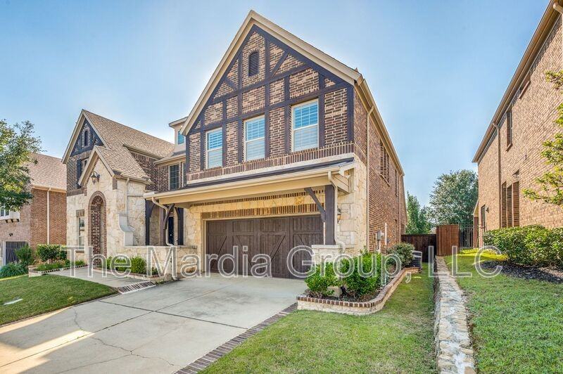 7340 Beranger Dr - Photo 2 of 25