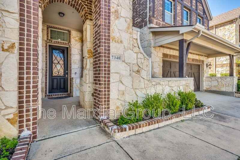 7340 Beranger Dr - Photo 3 of 25