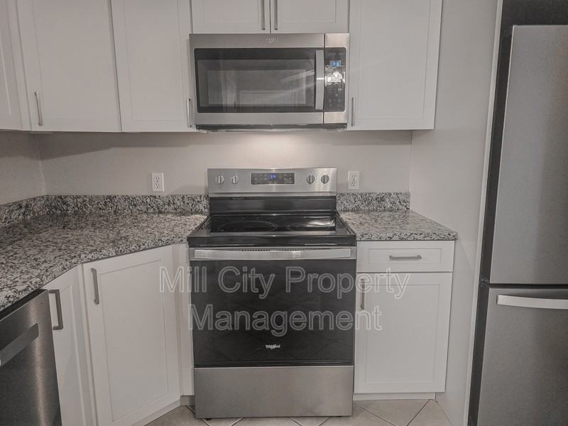 1 Northbrook Dr #106 - Photo 4 of 8