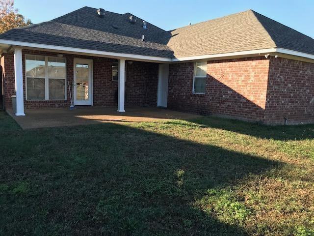 106 Kenzie Dr - Photo 2 of 9