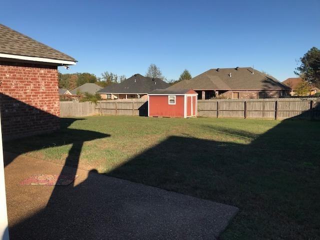 106 Kenzie Dr - Photo 3 of 9